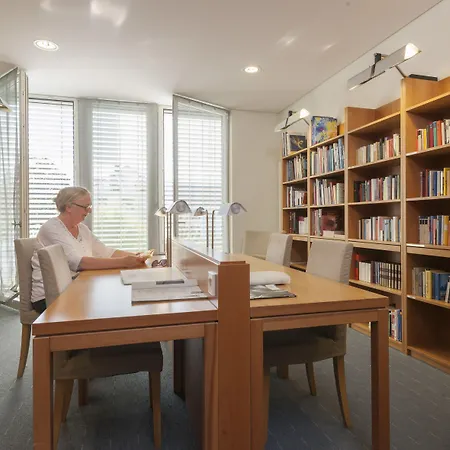 St Elisabeth ホテル 3*