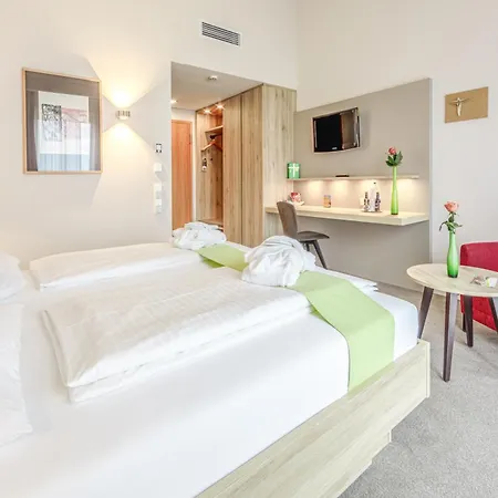 St Elisabeth Hotel 3*