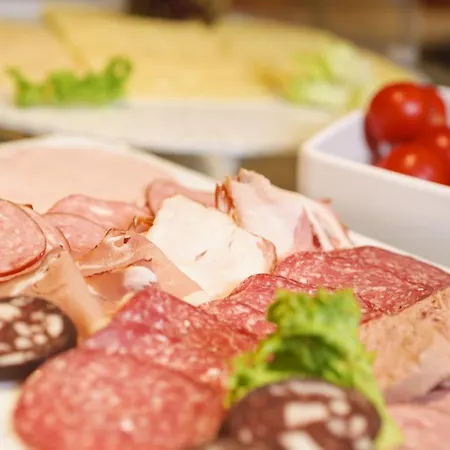 St Elisabeth Otel 3*